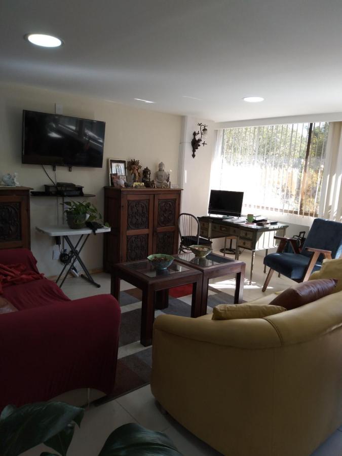 Charming Sunny Bedroom Overlooking Beautiful Amsterdam Avenue In Best Condesa Area Mexico City Exterior photo